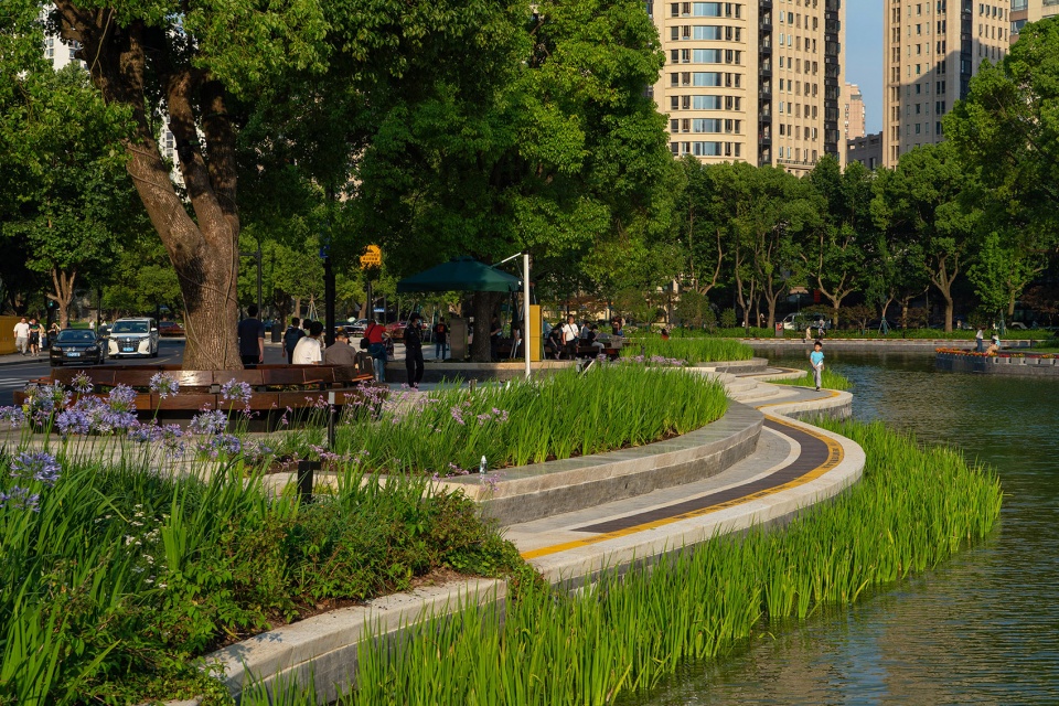 Taipingqiao Park China by DLC