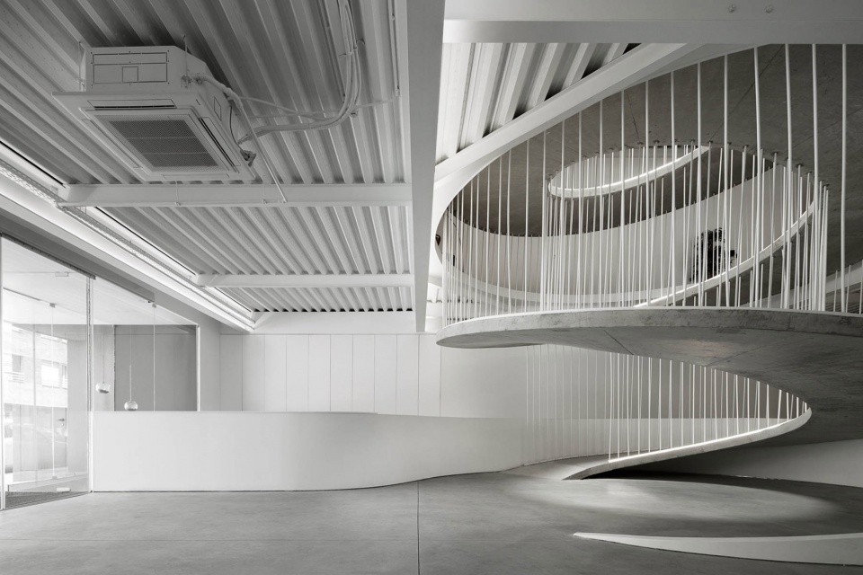 EGOI CLAVEL S KITCHEN by PAULO MERLINI architects