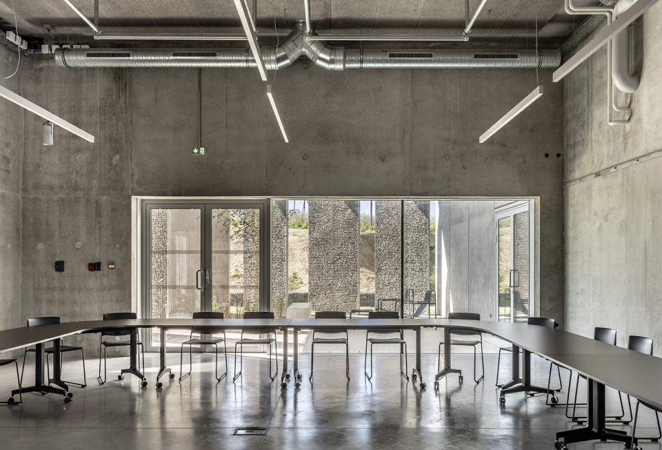 fort agglo 21 technology park by randja farid azib architects