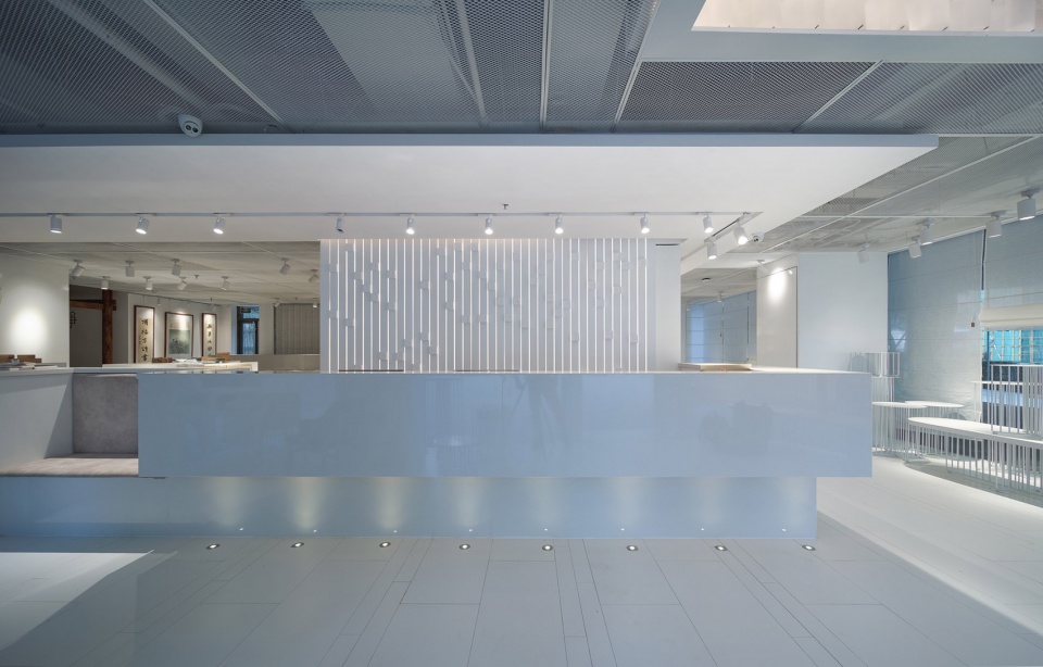 Zhijian Bookstore White China by SMY Space Interior Design Studio