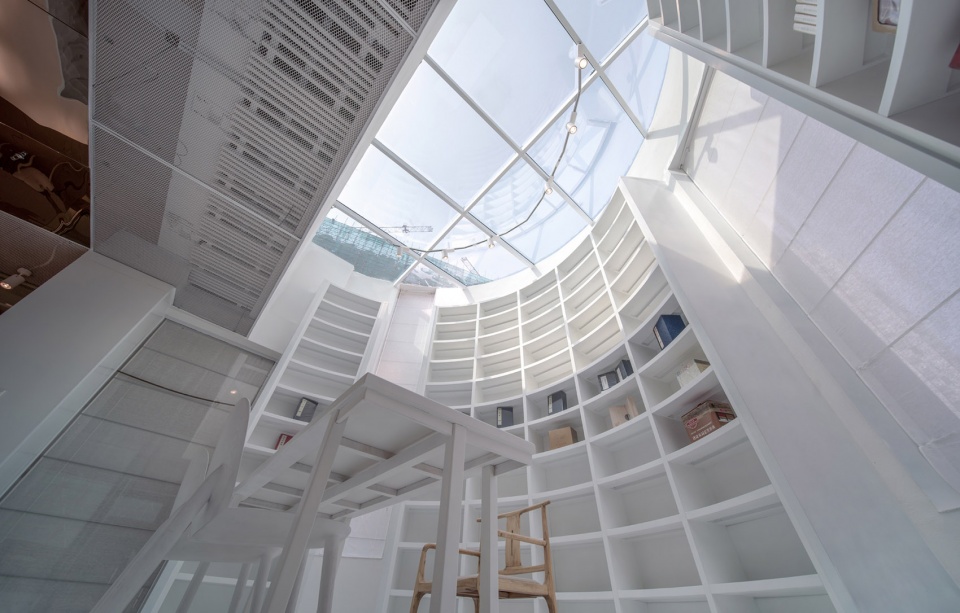 Zhijian Bookstore White China by SMY Space Interior Design Studio