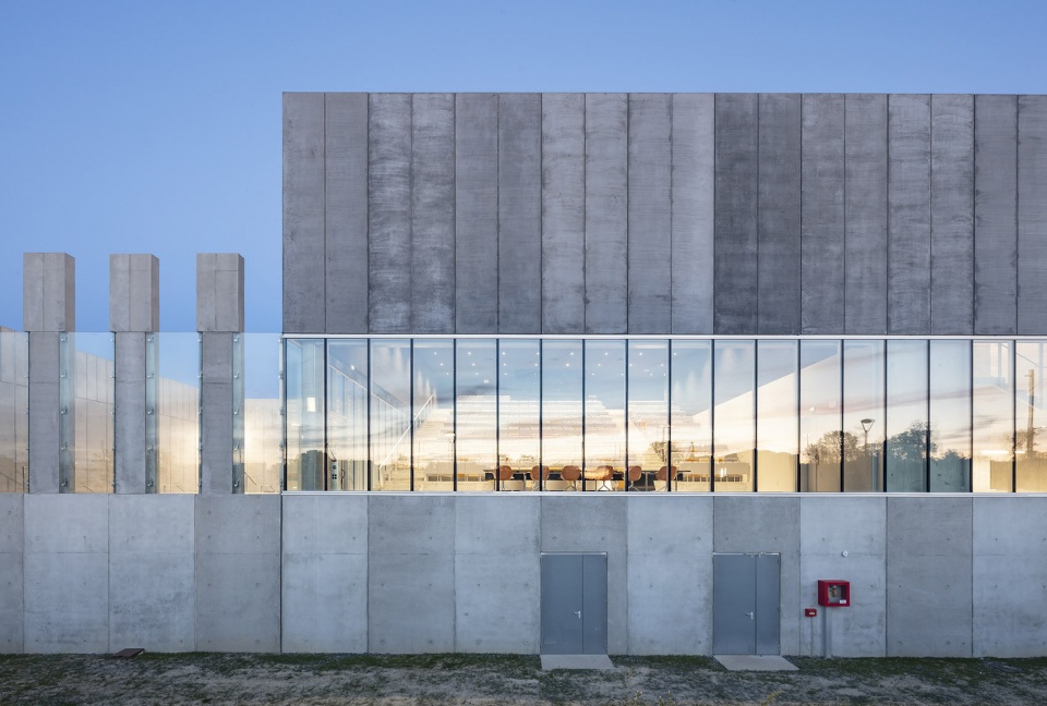 fort agglo 21 technology park by randja farid azib architects