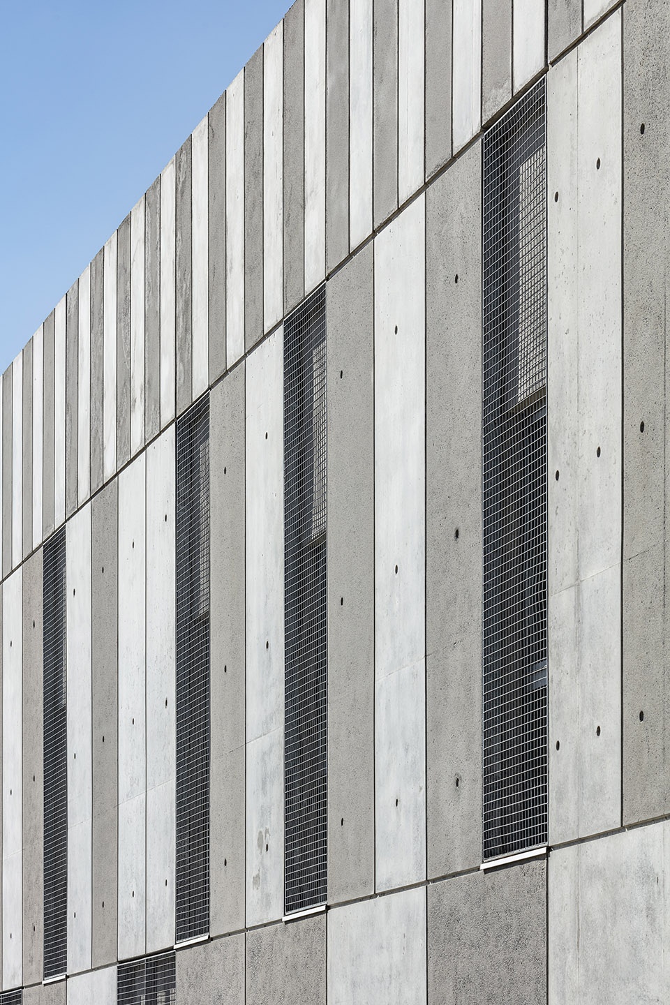 fort agglo 21 technology park by randja farid azib architects