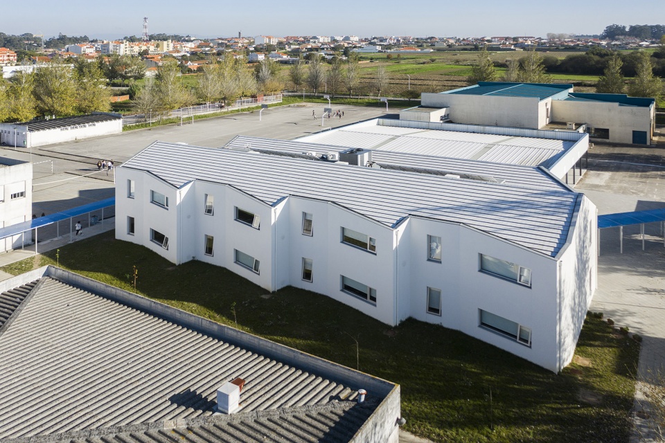 Sao Bernardo Elementary School Aveiro by ARTE TECToNiCA