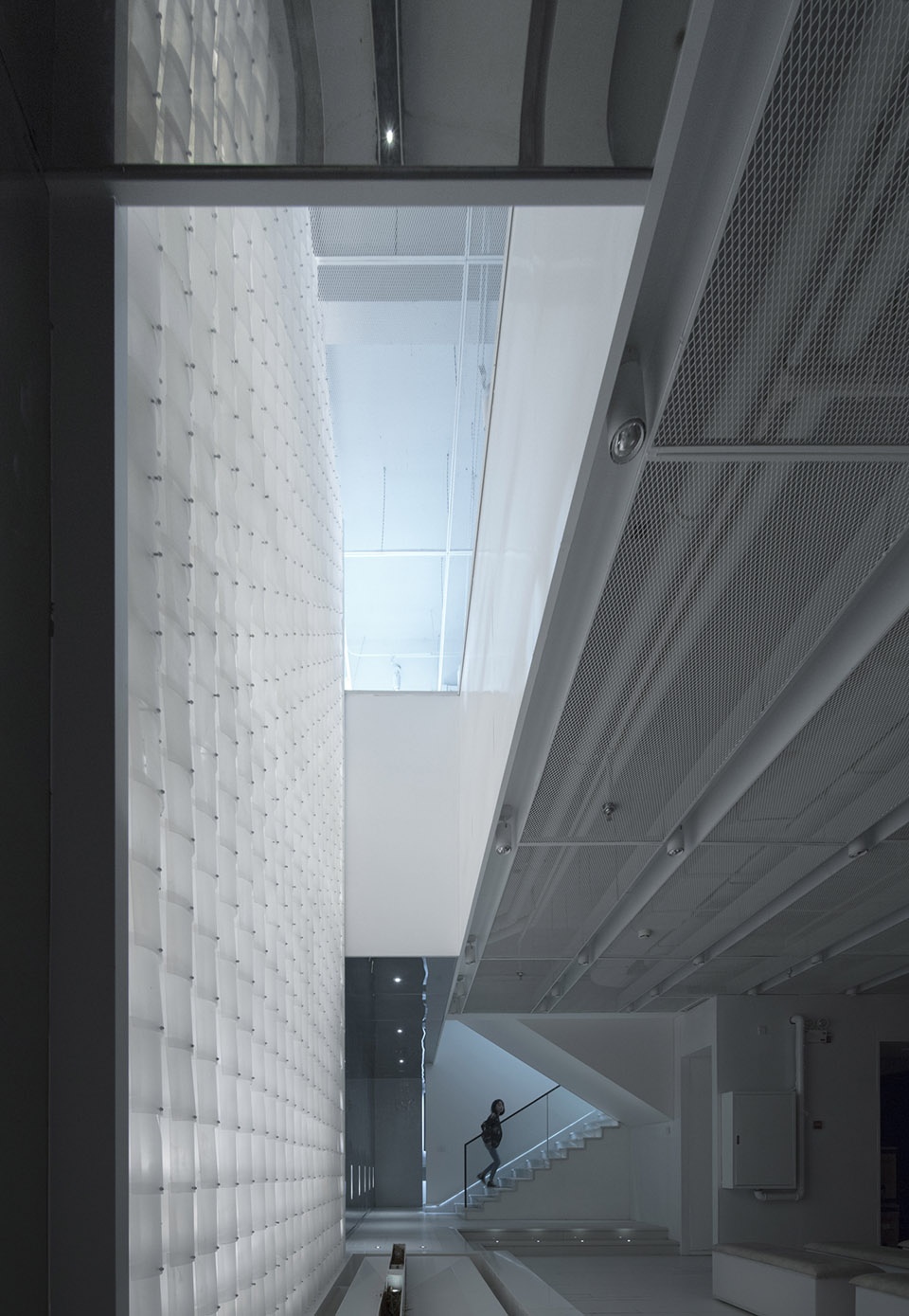 Zhijian Bookstore White China by SMY Space Interior Design Studio