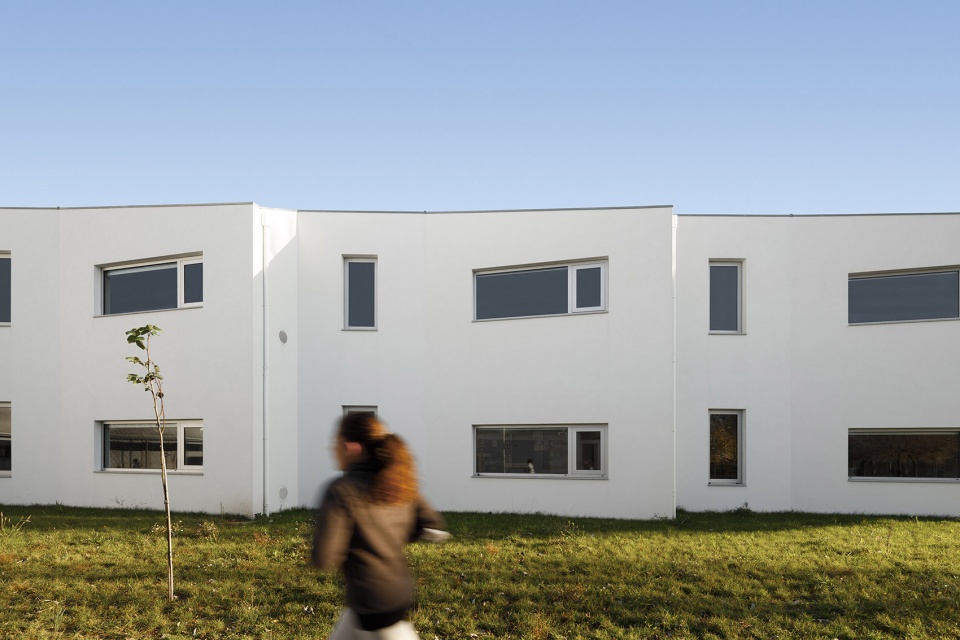 Sao Bernardo Elementary School Aveiro by ARTE TECToNiCA
