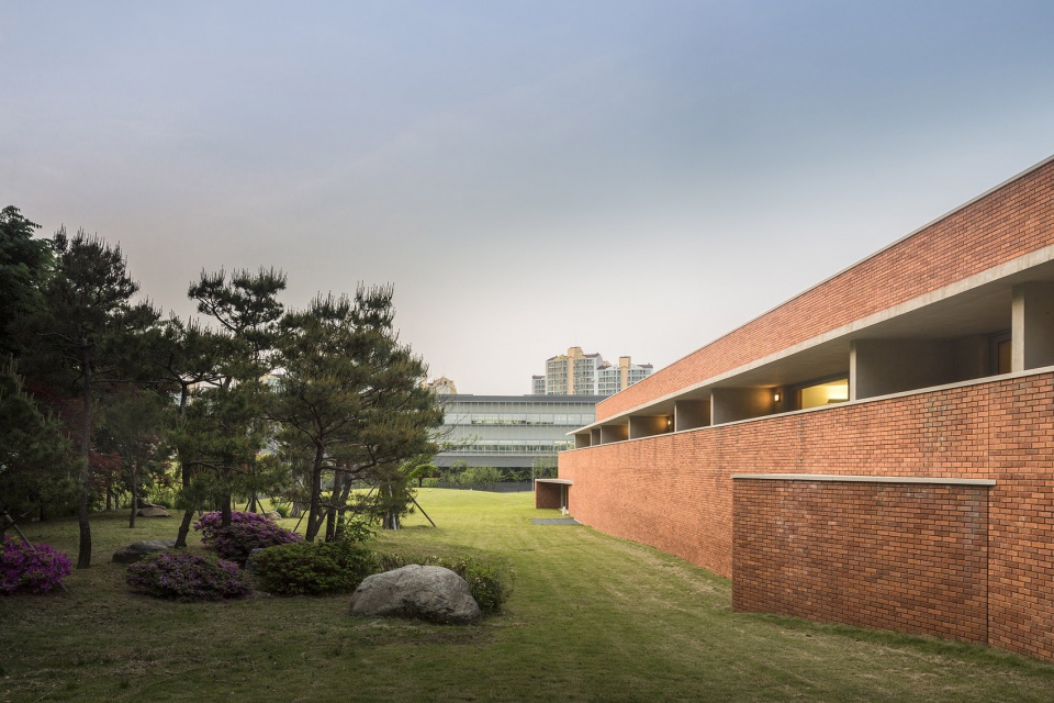 Amore Pacific Hotel Alvaro Siza Carlos Castanheira Kim Jang Kyu