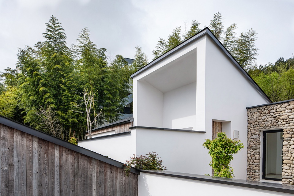 Cloudy Courtyard China by One Take Architects