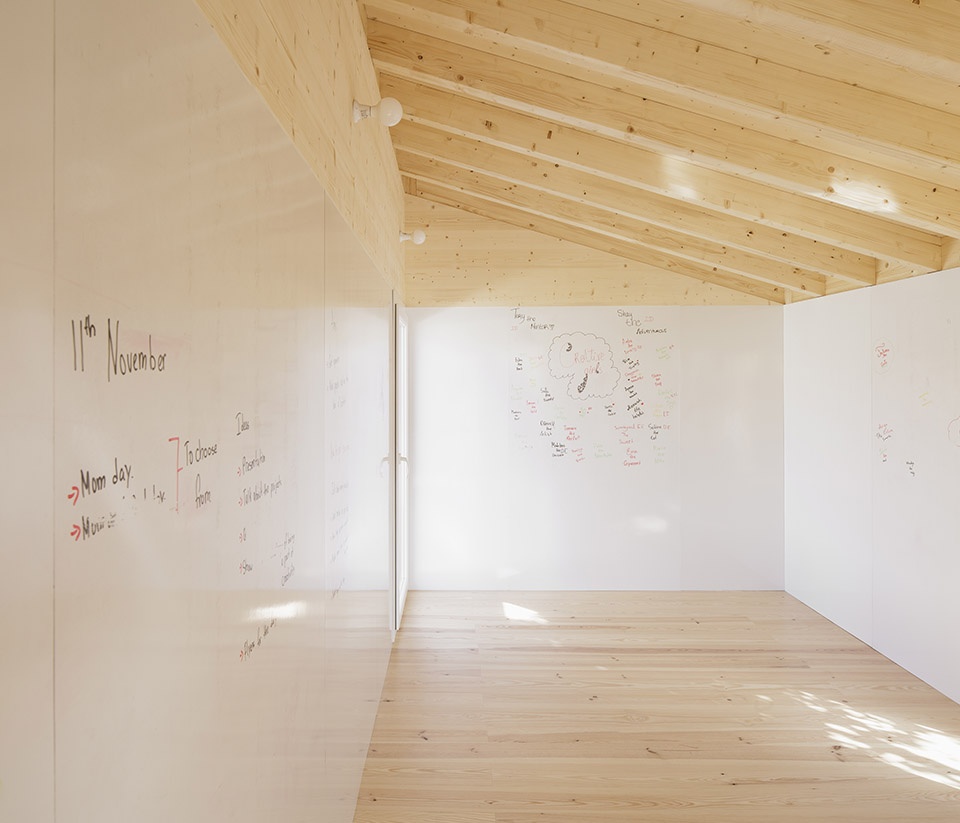study rooms of the international school of palmela portugal by estudio amatam