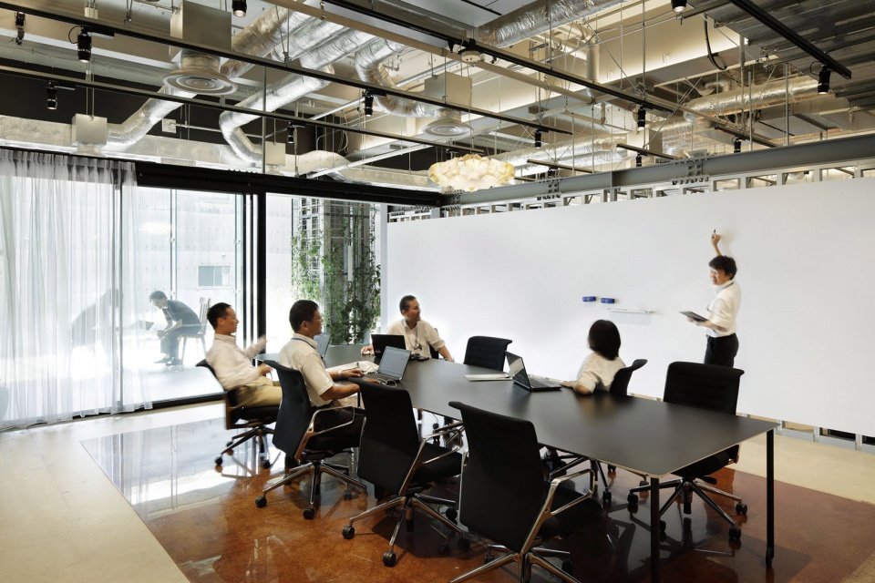 design of the innovation center in the new experiment building at ihis yokohama office by nikken sekkei