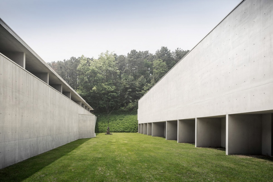 Amore Pacific Hotel Alvaro Siza Carlos Castanheira Kim Jang Kyu
