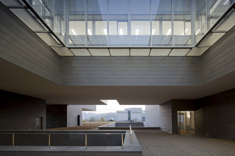 Amore Pacific Research and Design Center Alvaro Siza Carlos Castanheira Kim Jang Kyu
