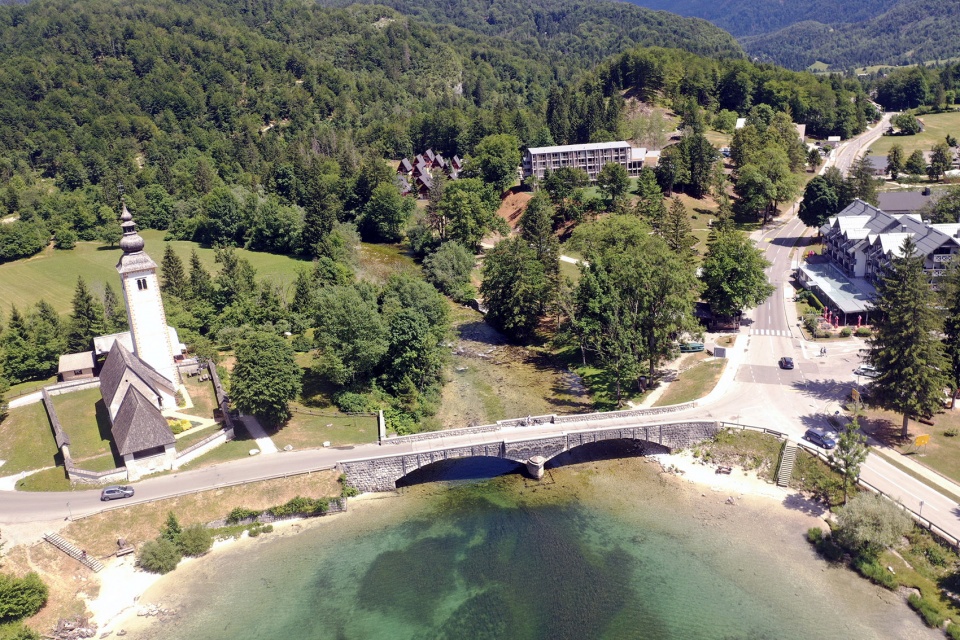 HOTEL BOHINJ REVITALISED by OFIS arhitekti