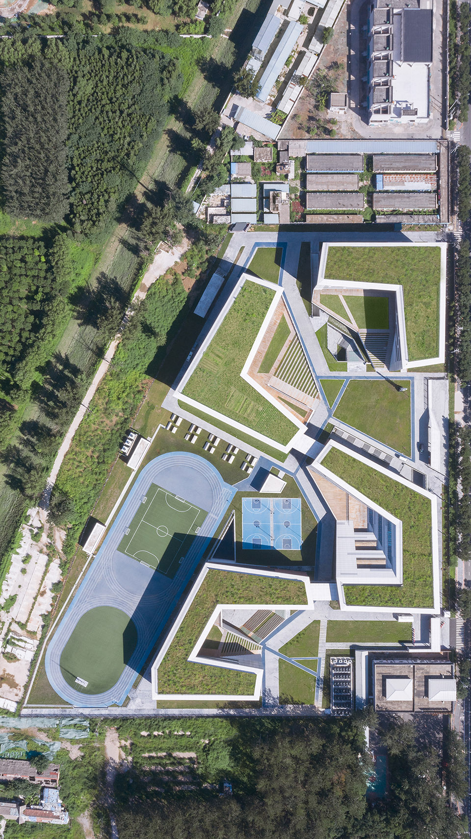 The design of the High School Affiliated to Renmin University of China Hangtian City Beijing by BIAD