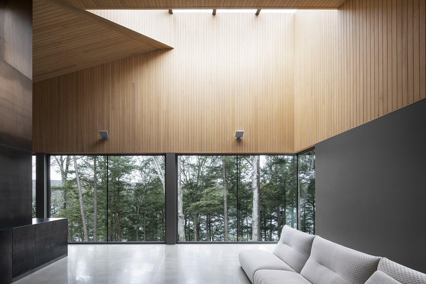 memphremagog lake house by naturehumaine