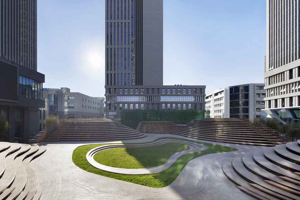 竹之山丘–天津智慧山山丘广场原地建筑