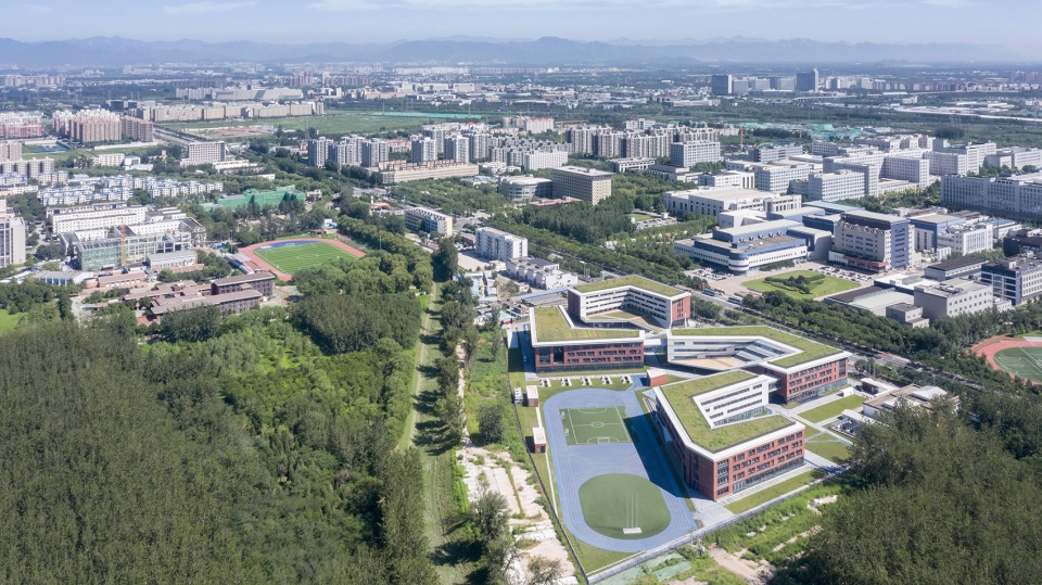 The design of the High School Affiliated to Renmin University of China Hangtian City Beijing by BIAD