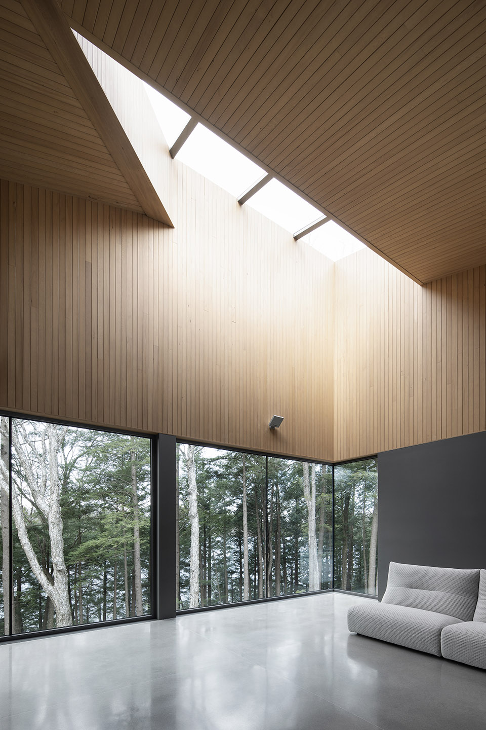 memphremagog lake house by naturehumaine