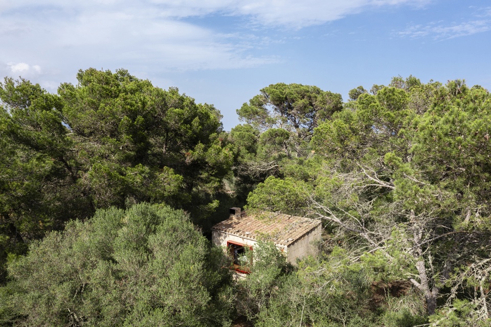 12voltretreat refuge by mariana de delas