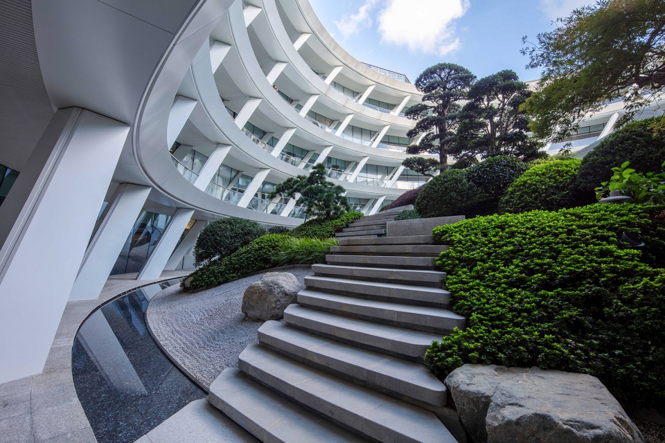 Landscape design of Ningbo Peacebird Fashion Center by Palm Design