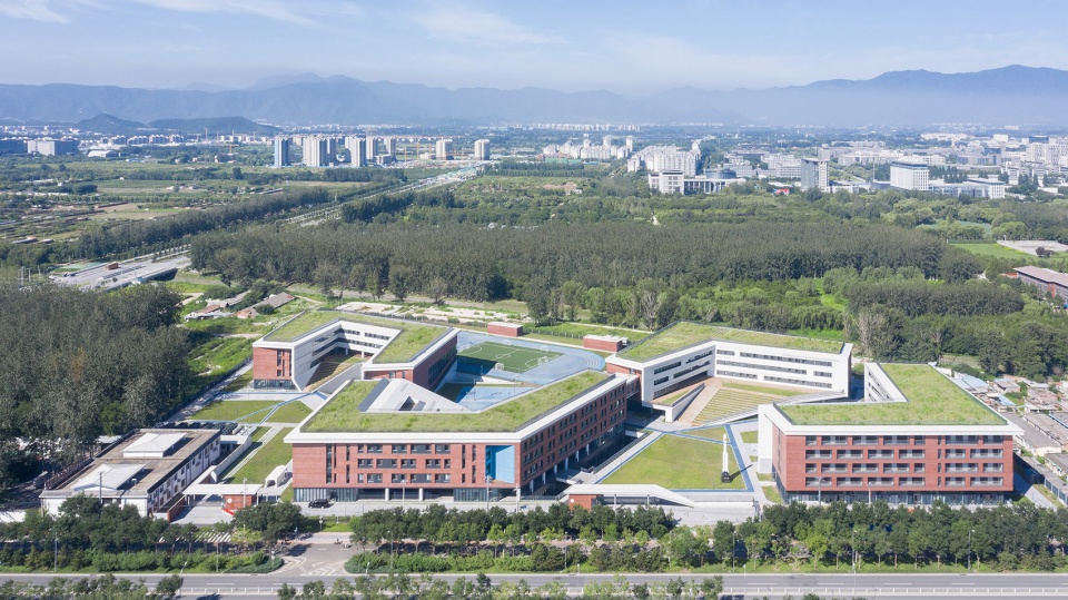 The design of the High School Affiliated to Renmin University of China Hangtian City Beijing by BIAD