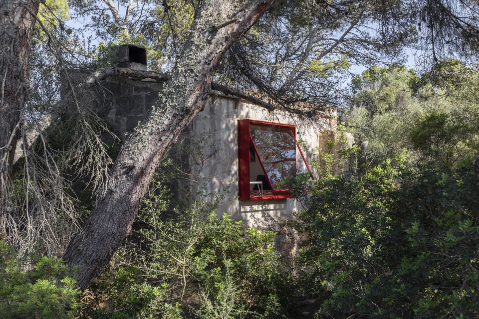 12voltretreat refuge by mariana de delas