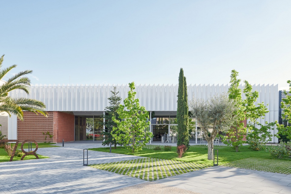 O78 Warehouse Renovation by DAVID MARTINEZ TANGRAM ARQUITECTURA DISENO