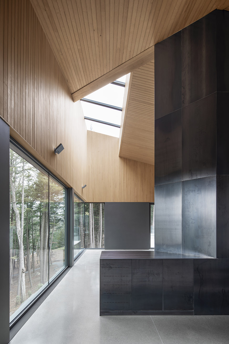 memphremagog lake house by naturehumaine