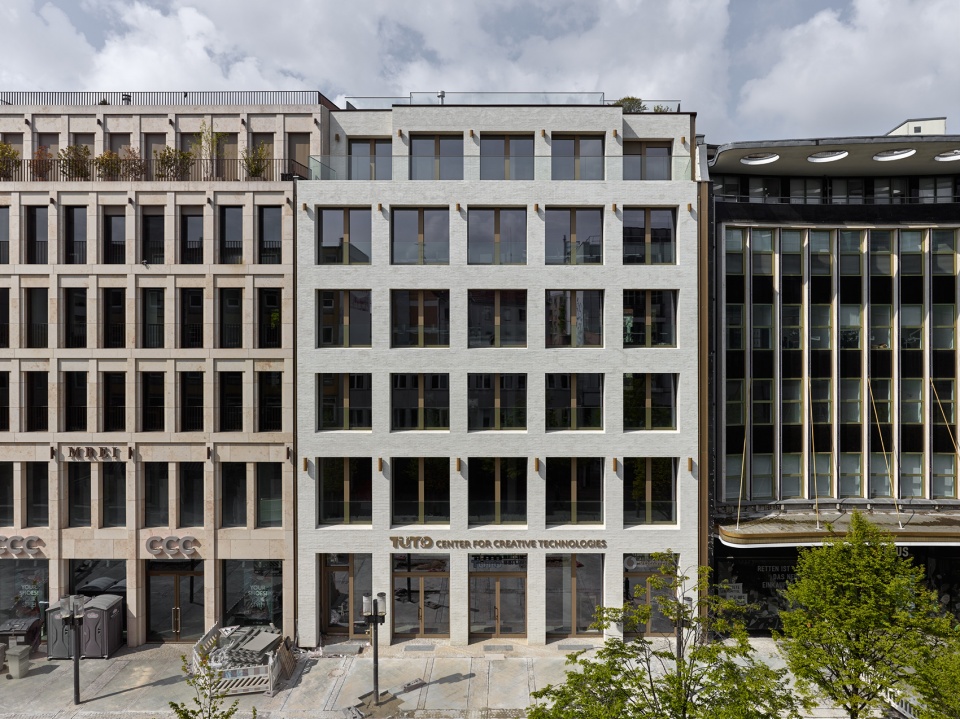 wilmersdorfer strase 59 by max dudler