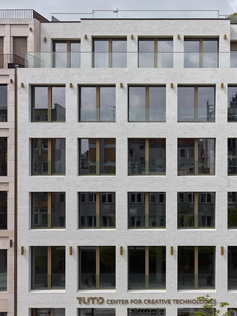 wilmersdorfer strase 59 by max dudler