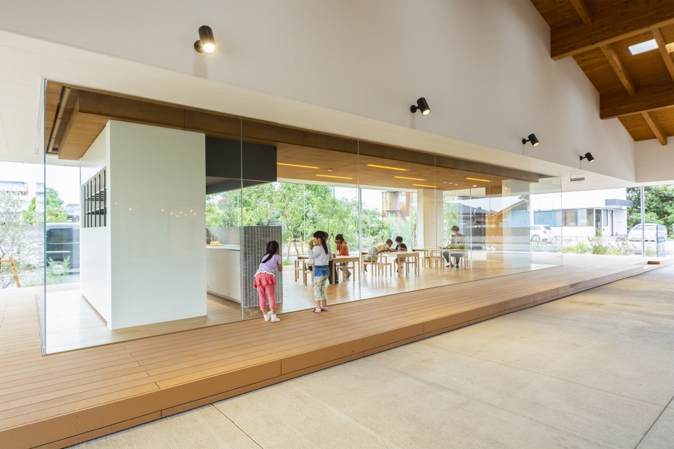OM Nursery by HIBINOSEKKEI Youji no Shiro KIDS DESIGN LABO