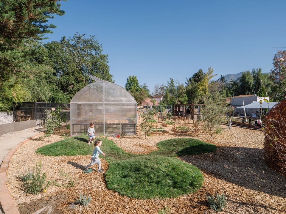 Ombu Afuera Kindergarten by Andres Zegers Arquitecto Lirio Paisaje