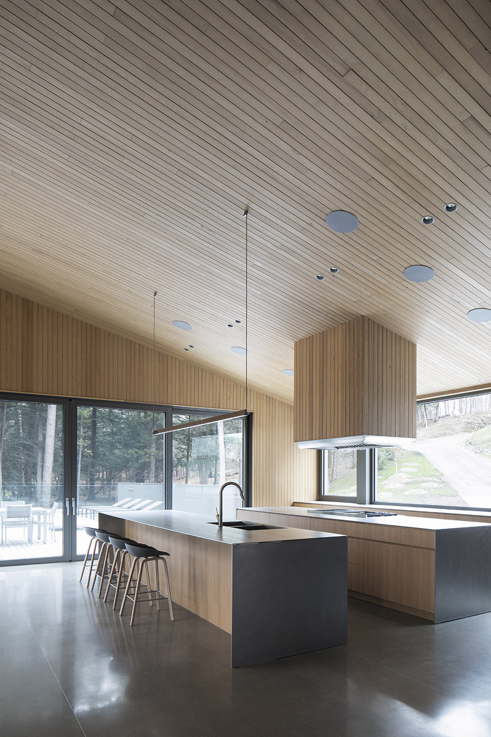 memphremagog lake house by naturehumaine