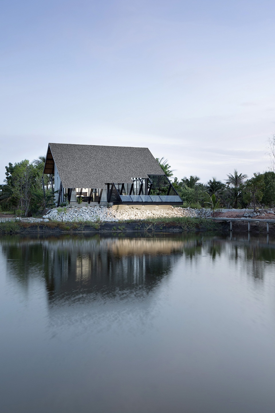 villa backyard by touch architect