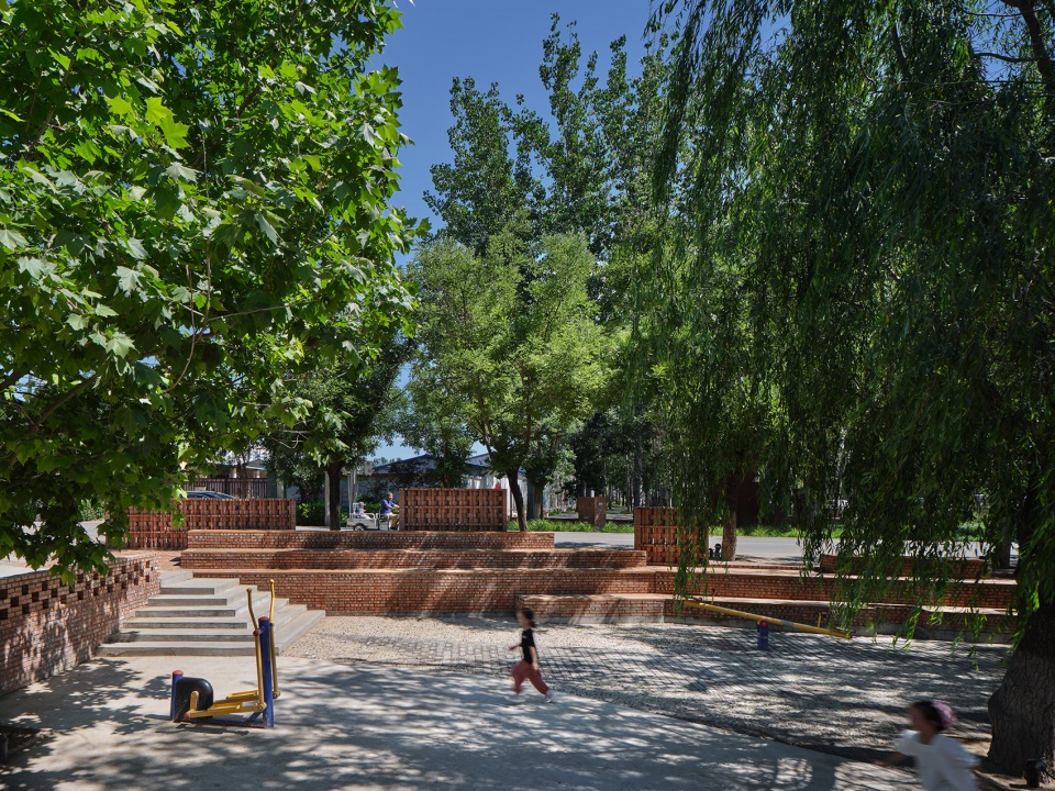 A Public Stage in Gaoliying Yicun Village by RENGARCH KEYWORKS