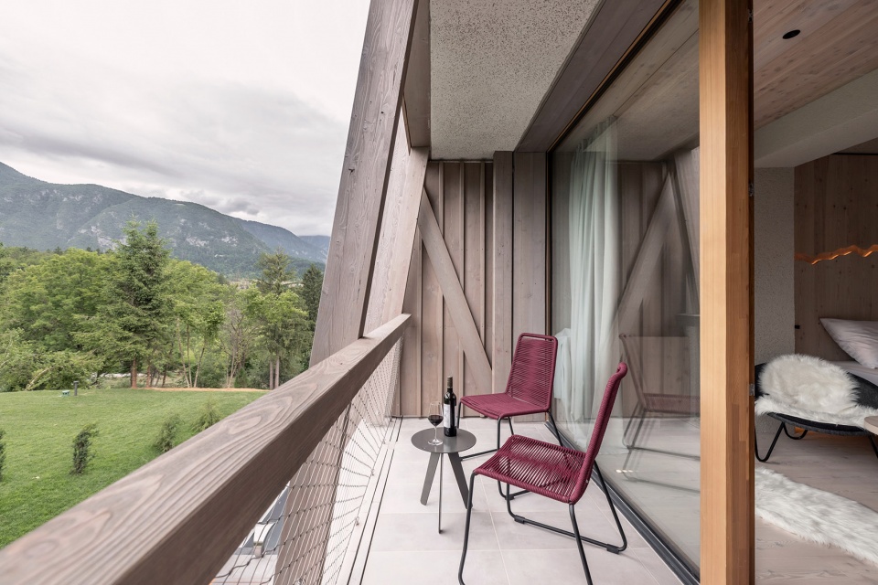 HOTEL BOHINJ REVITALISED by OFIS arhitekti