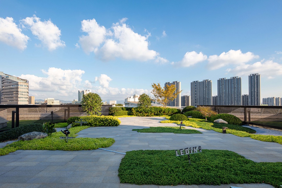 Landscape design of Ningbo Peacebird Fashion Center by Palm Design