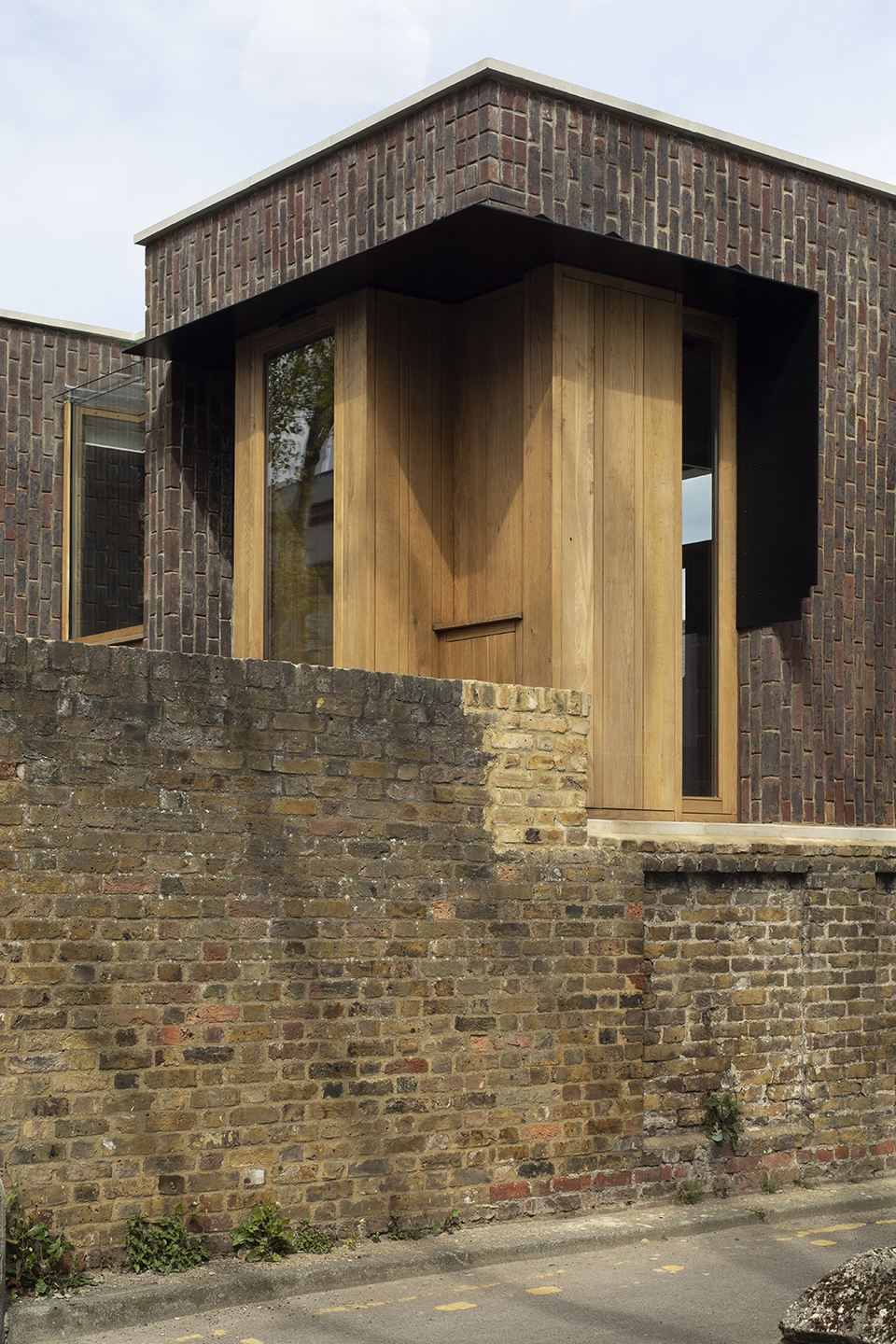 southwark brick house by satish jassal architects