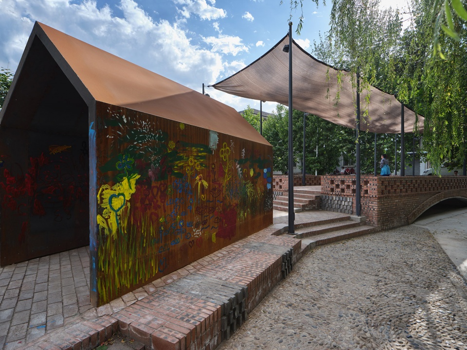 A Public Stage in Gaoliying Yicun Village by RENGARCH KEYWORKS