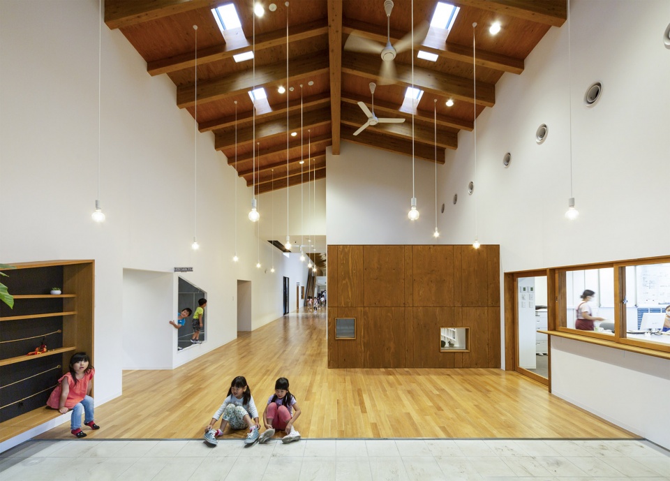 OM Nursery by HIBINOSEKKEI Youji no Shiro KIDS DESIGN LABO