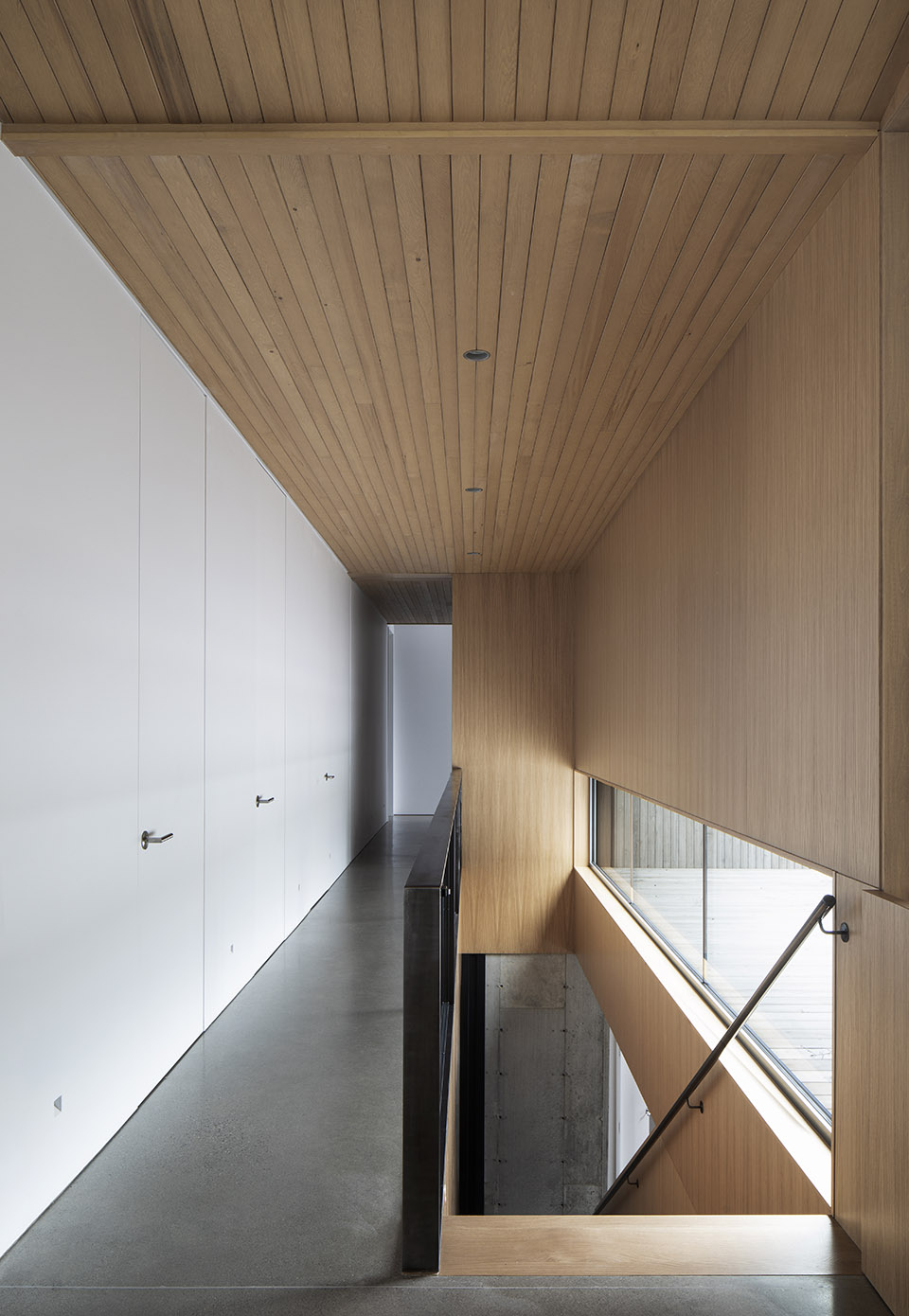 memphremagog lake house by naturehumaine