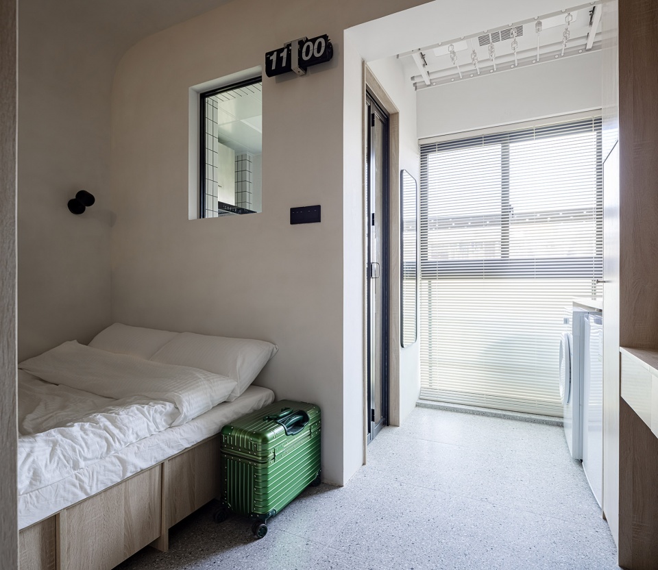 Interior design of a 24 square meters apartment by Wusuo design