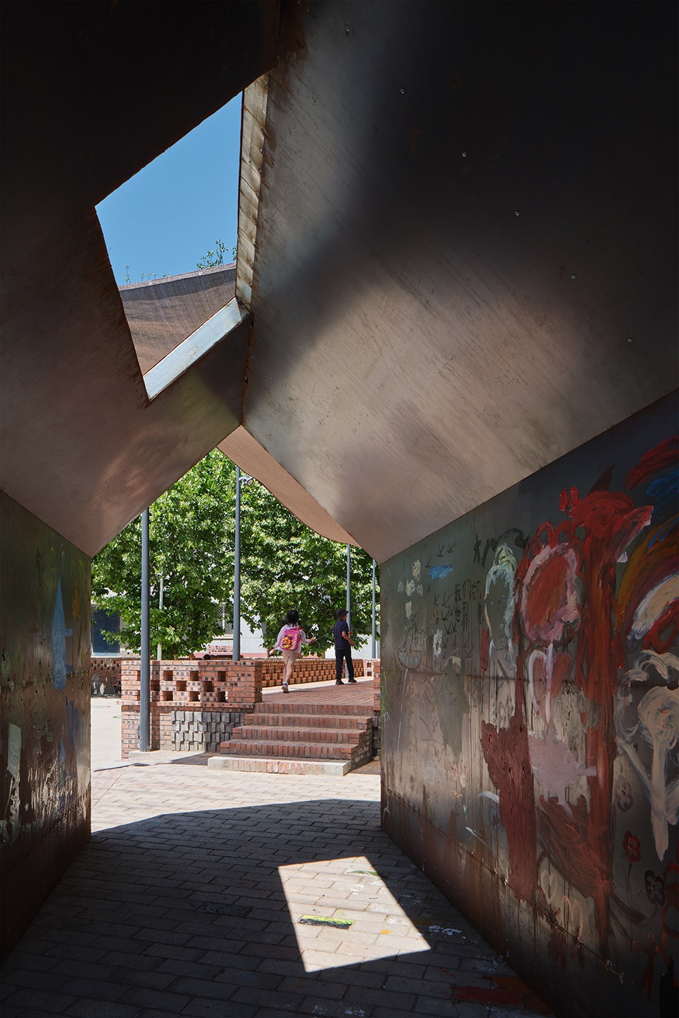 A Public Stage in Gaoliying Yicun Village by RENGARCH KEYWORKS
