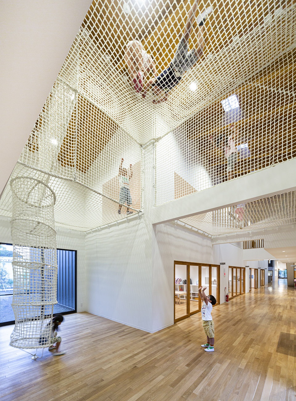 OM Nursery by HIBINOSEKKEI Youji no Shiro KIDS DESIGN LABO