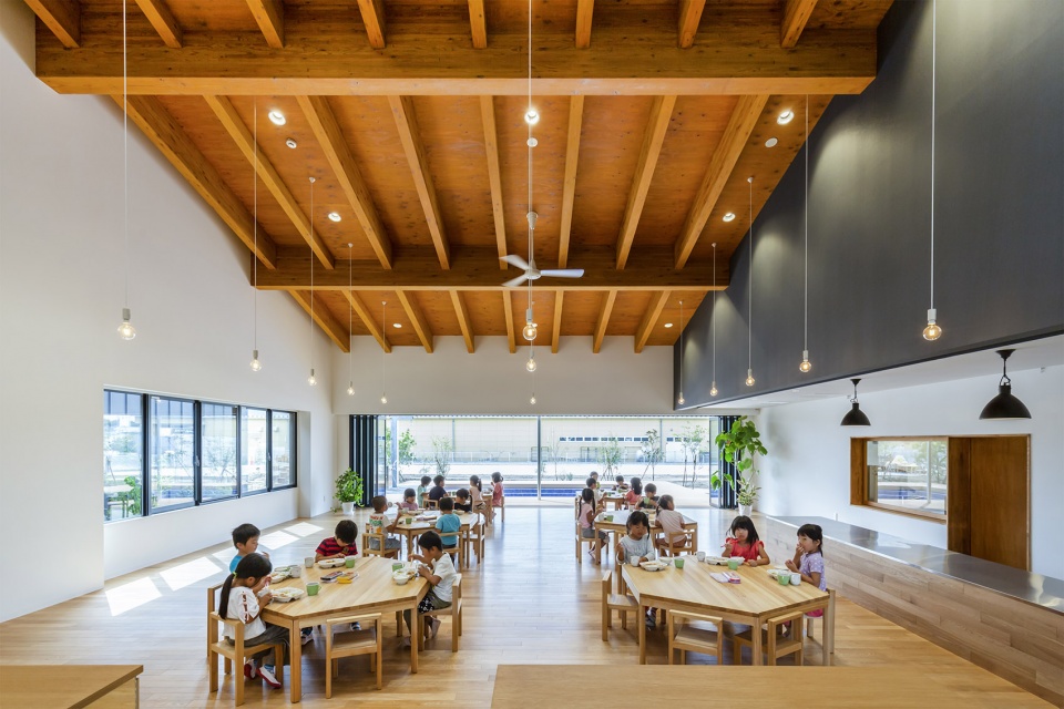 OM Nursery by HIBINOSEKKEI Youji no Shiro KIDS DESIGN LABO