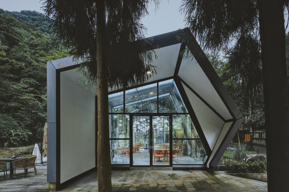Chengdu 1979 Factory Renovated Boutique Hotel China by OAD
