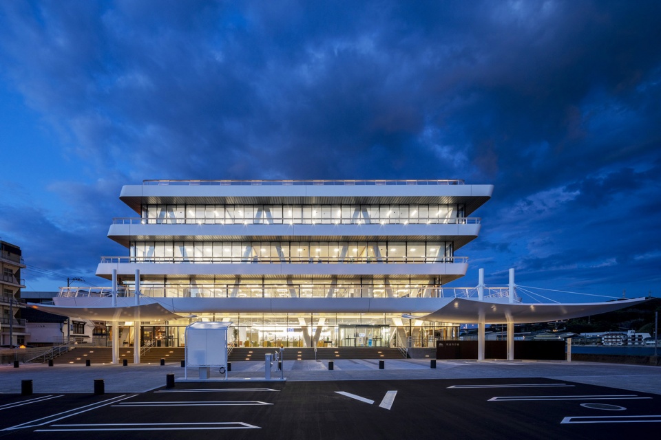 Onomichi City Office by Nikken Sekkei