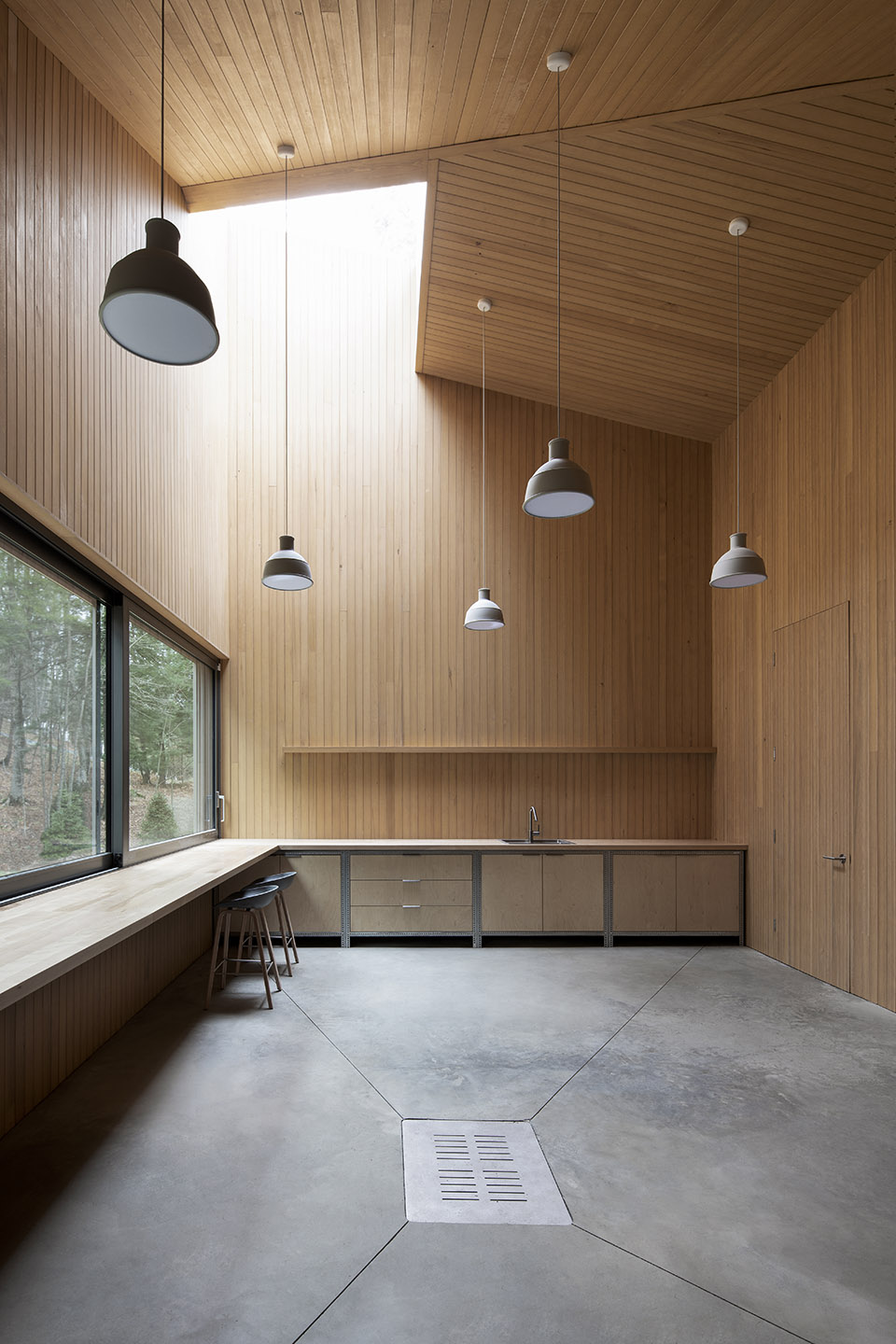 memphremagog lake house by naturehumaine