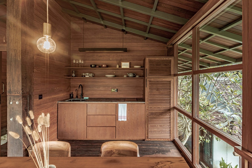 Treehouse C Stilt Studios
