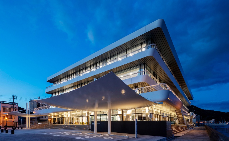 Onomichi City Office by Nikken Sekkei